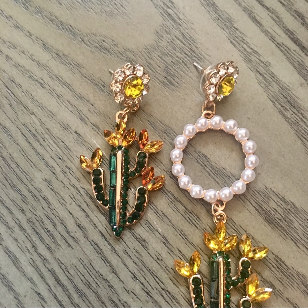Desert Blooms Rhinestone Cactus Earrings - Picture 3 of 4